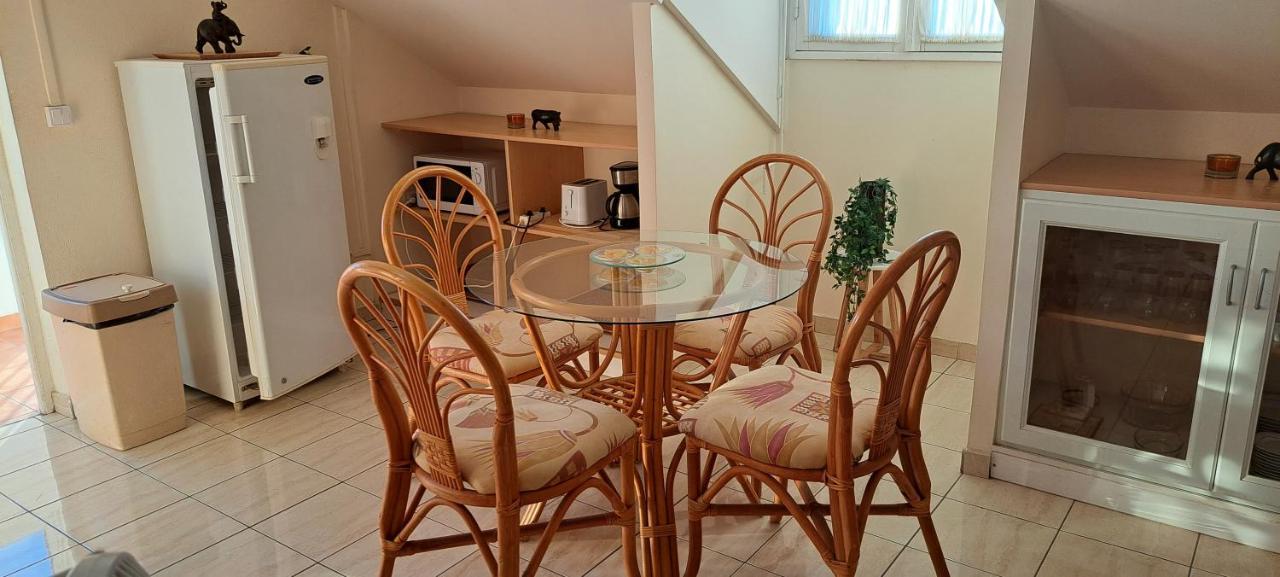 Logement Spacieux Deux Pieces A Baie Mahault Eksteriør bilde